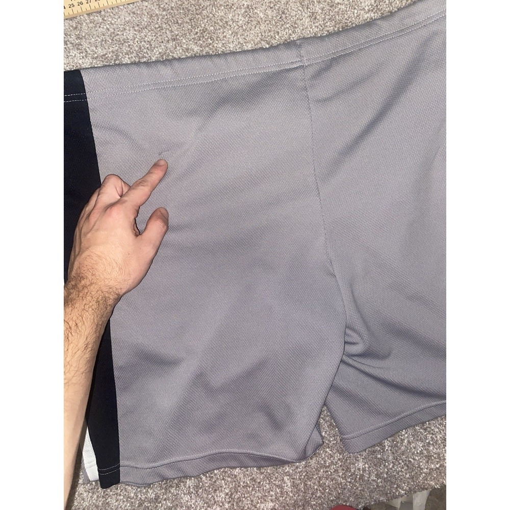 NIKE Gray Tag‎ DRI-FIT Mens 42 Gray Active Stretch Shorts Basketball Gym Casual - Picture 10 of 11